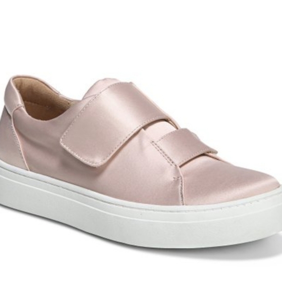 Naturalizer Shoes - NWT Naturalizer platform shoe